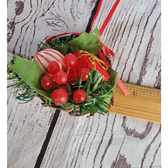 Set of 2 Mini Christmas Wreath Ornaments with Gift Berries Rustic Holiday Decor - Picture 9 of 9